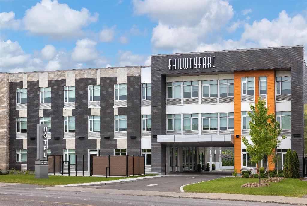 Hotel Railwayparc Montreal, Tapestry Collection