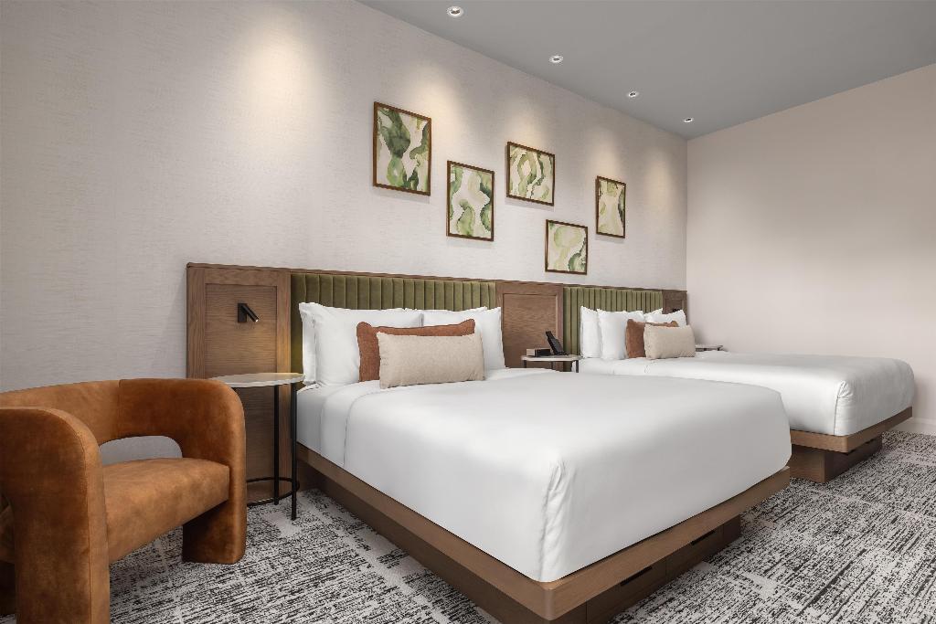 Hotel Railwayparc Montreal, Tapestry Collection