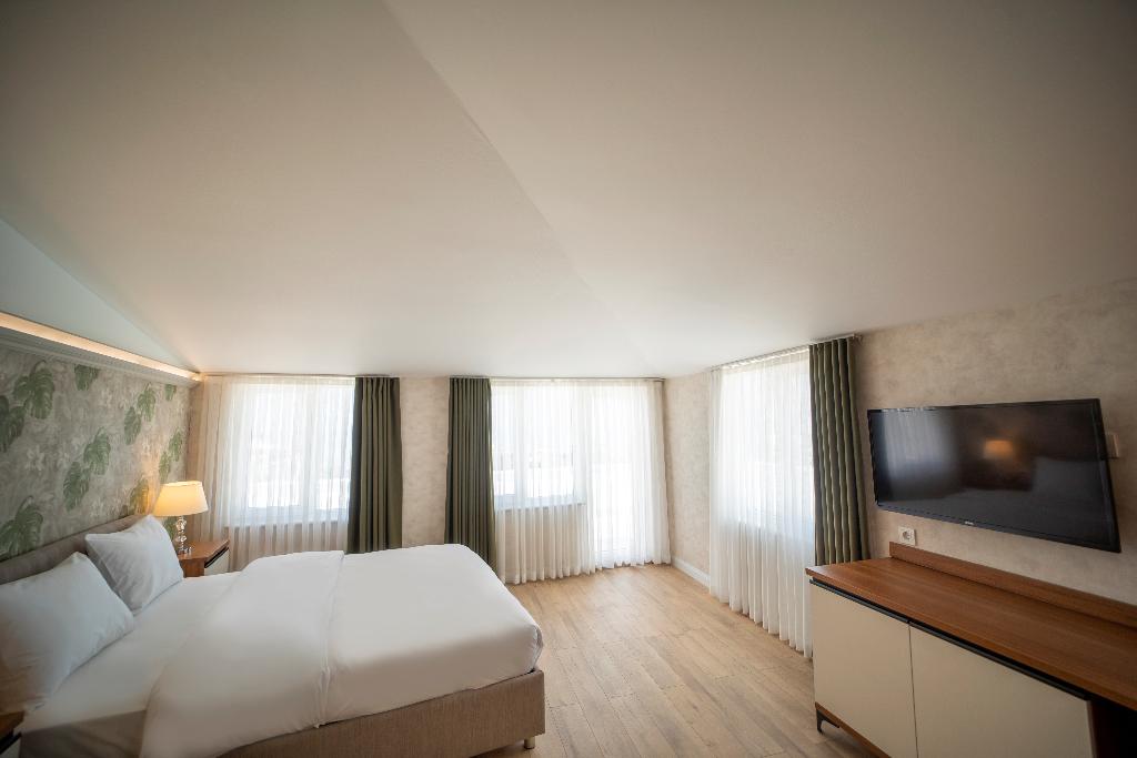 Mell City Suites Hotel