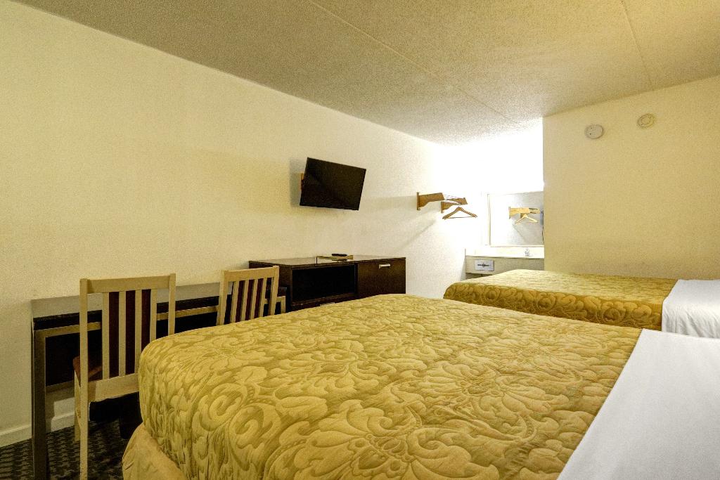 Brookville Inn OYO Dayton International Airport