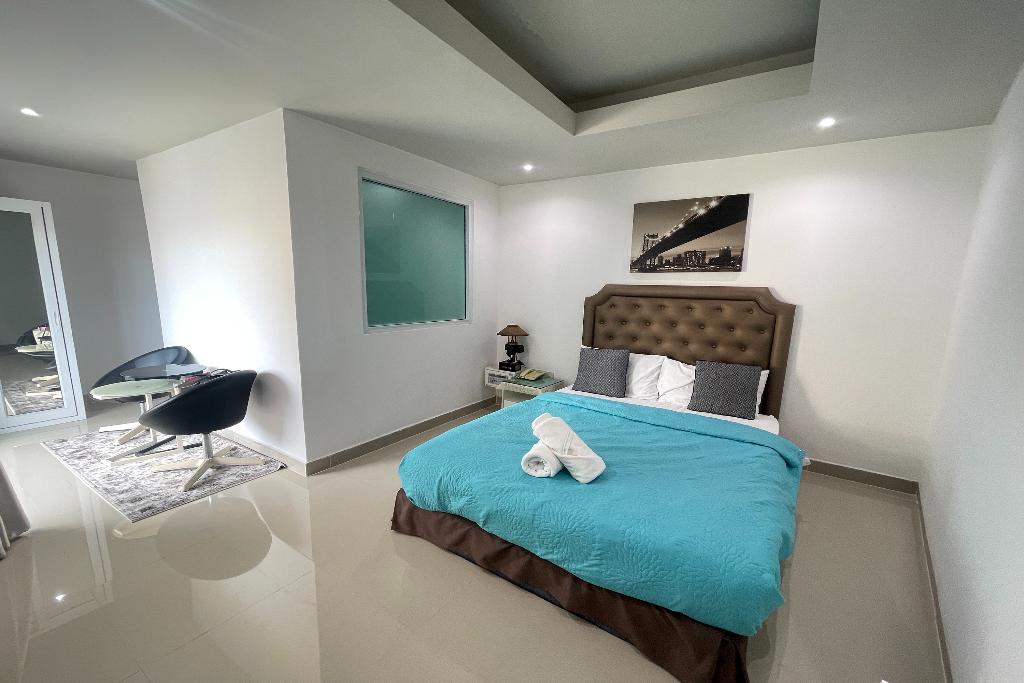 W-9 Hotel By Zuzu