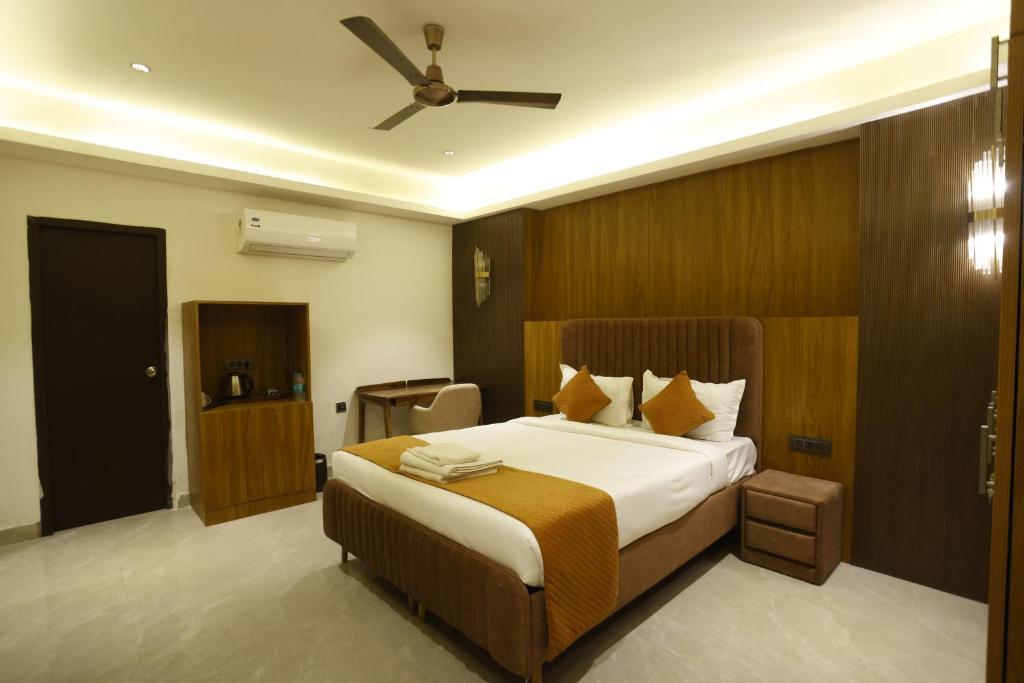 The Hoften Lotus Court, Noida