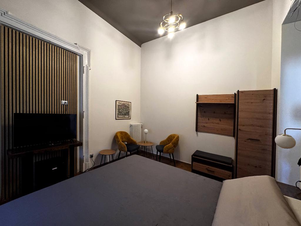 Bed & Chic Art Rooms