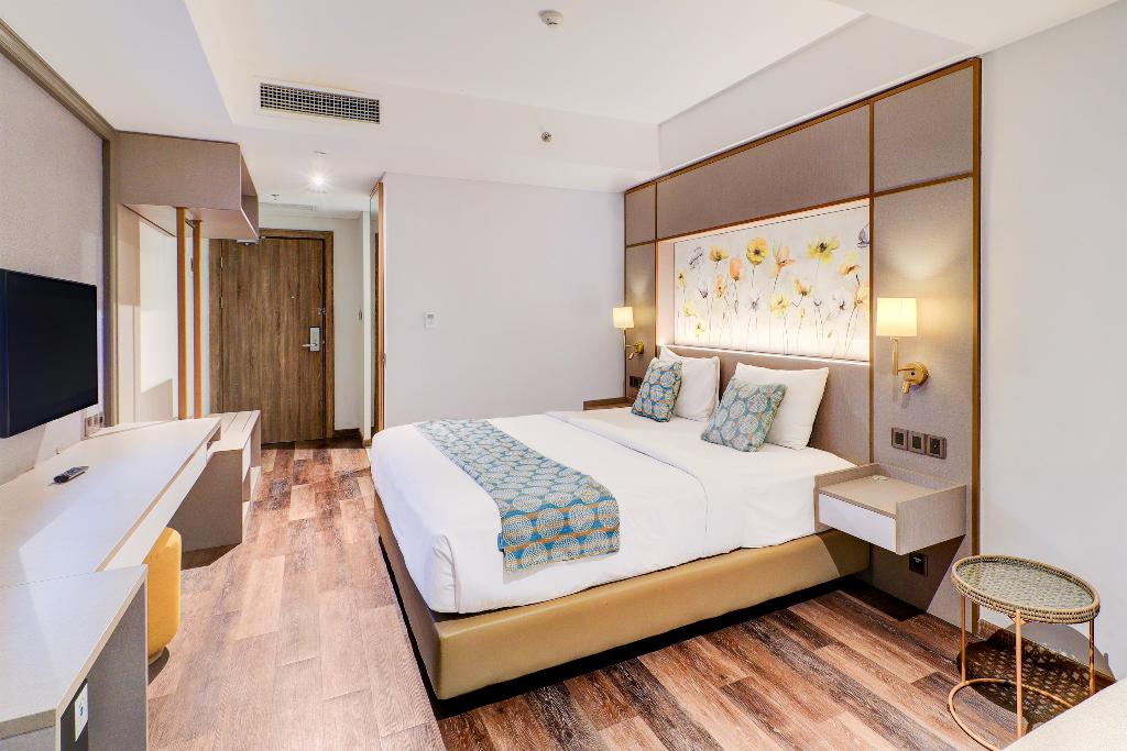Sunday Hotel Arshika Sunset Road