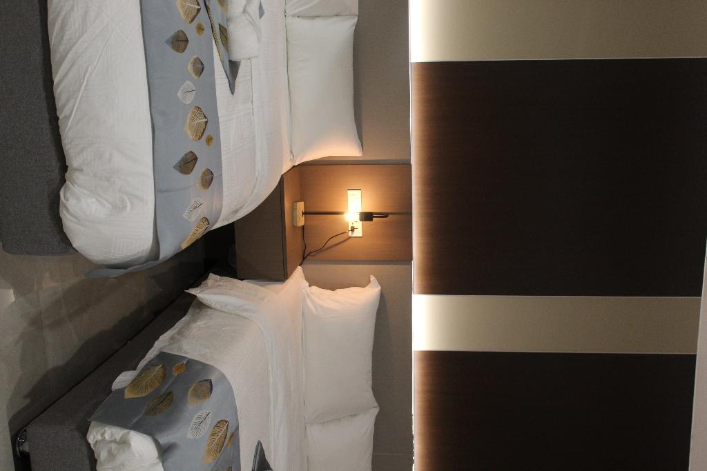Skyport Hotel