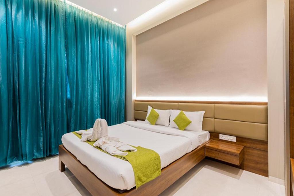 Hotel Seven Oaks