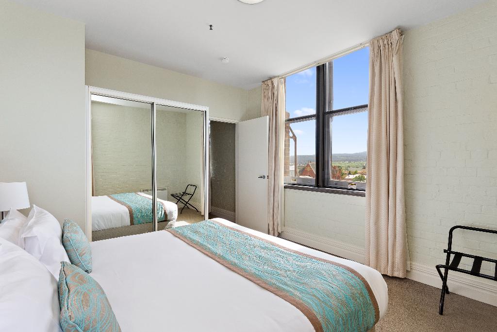 Launceston Central Apartment