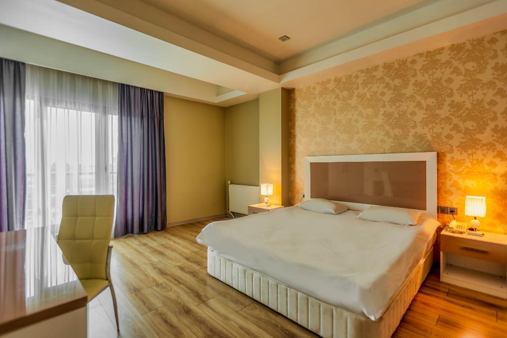 Diplomat Suites Hotel
