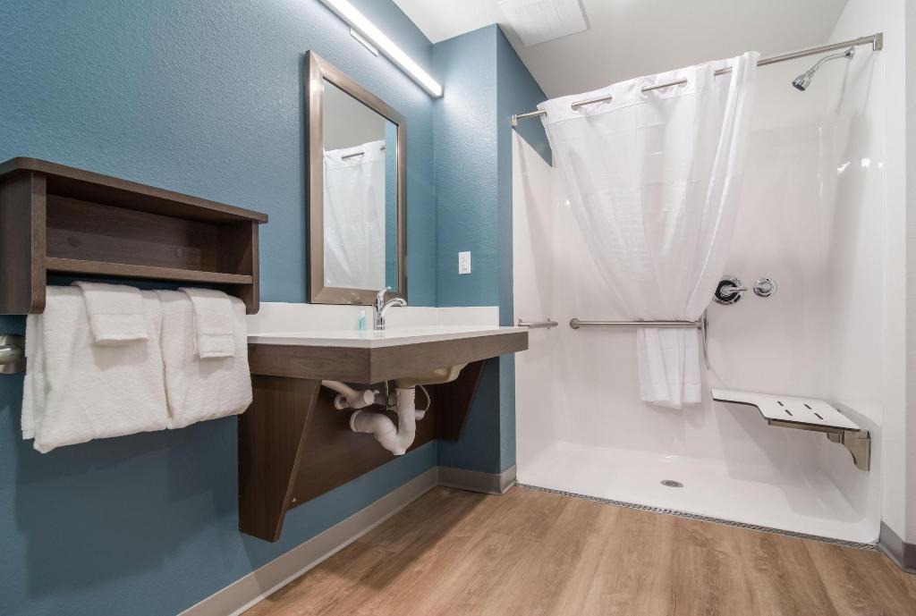 Woodspring Suites Linden