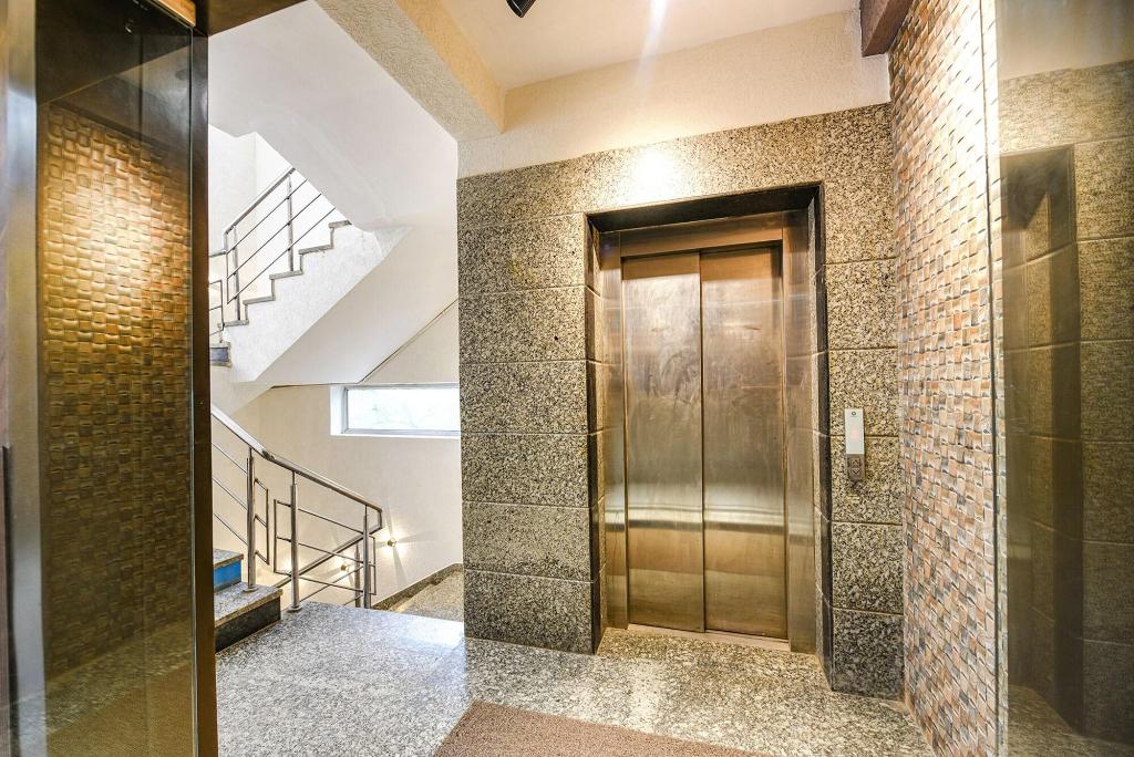Fabhotel Grand Palazzo