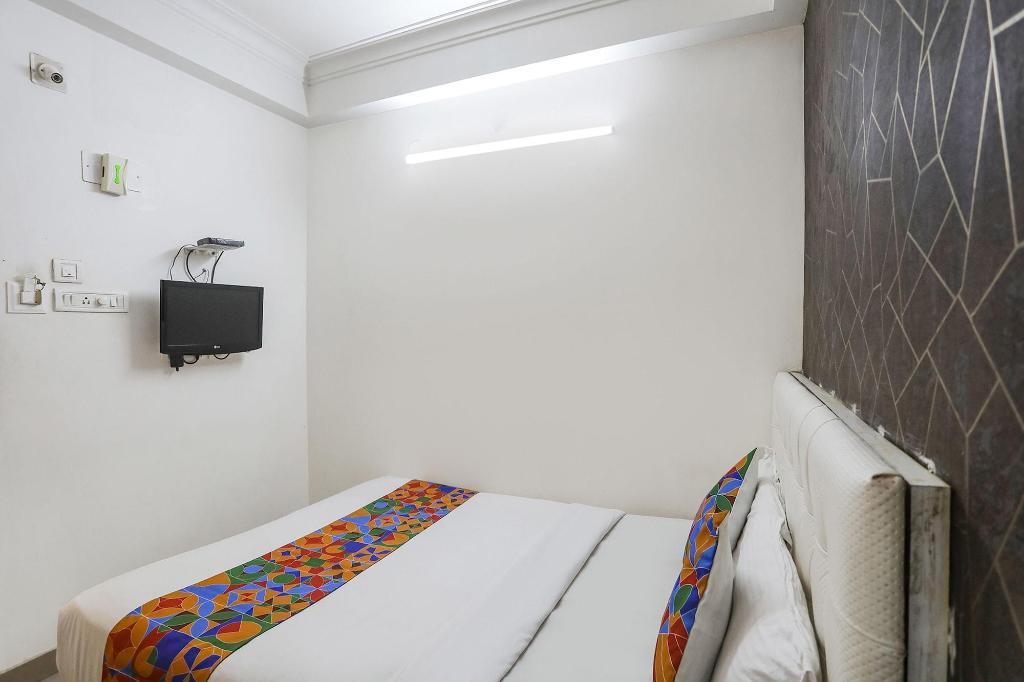 Fabhotel Greenstar Inn