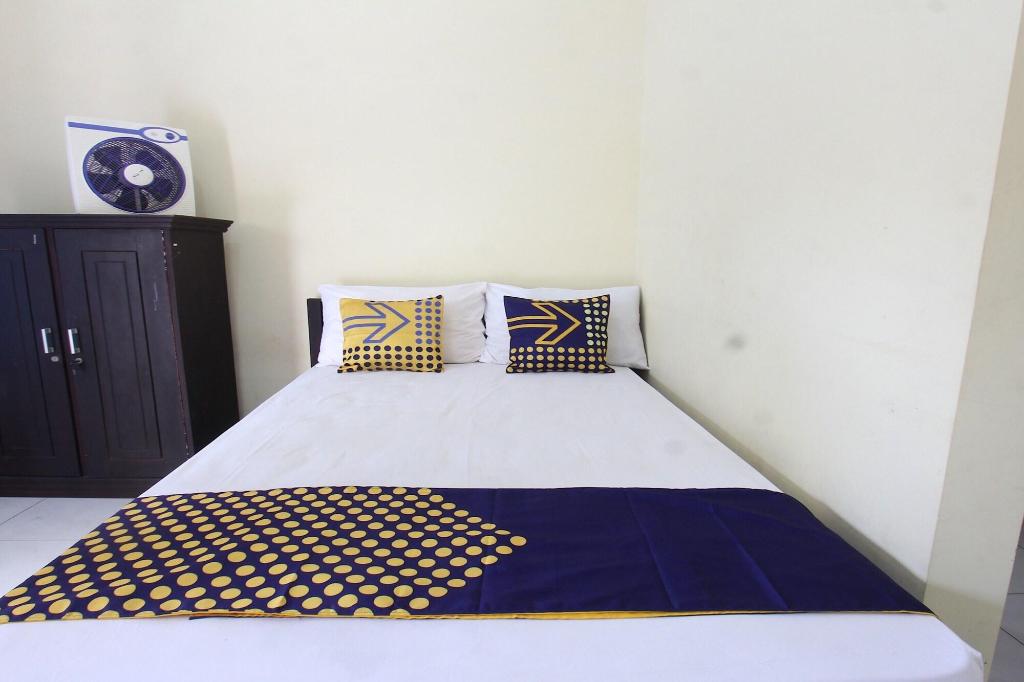 Oyo Life 93155 Wisma Sarah