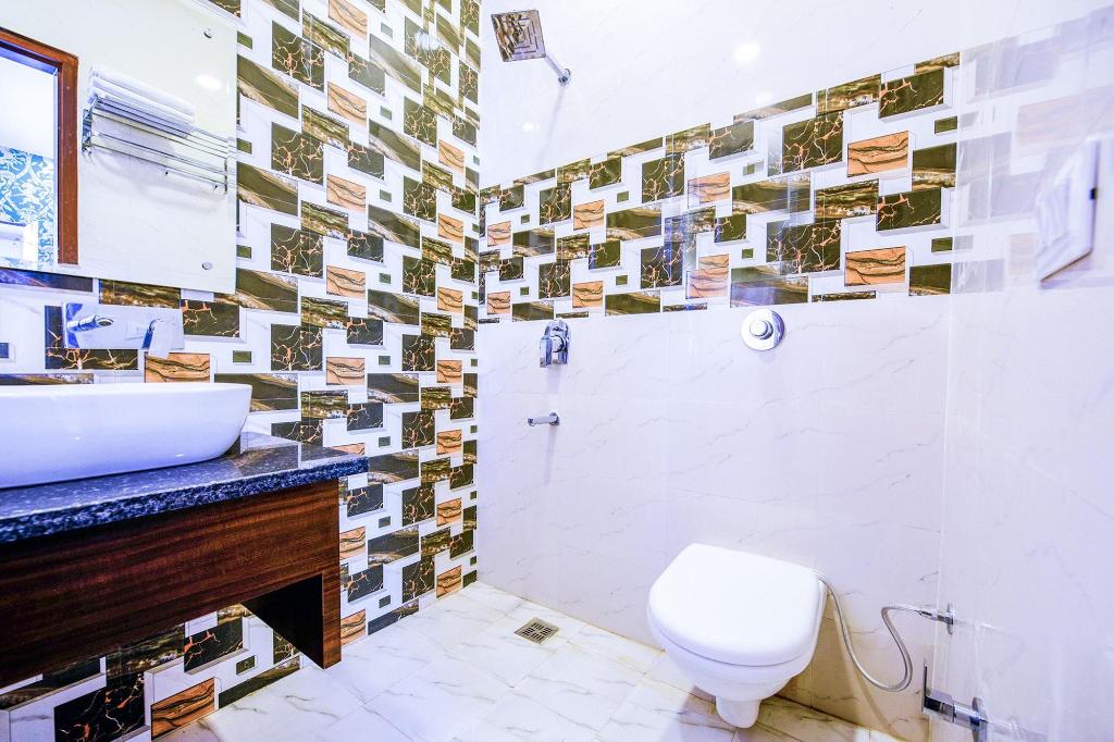 Fabhotel Lohgarh Inn