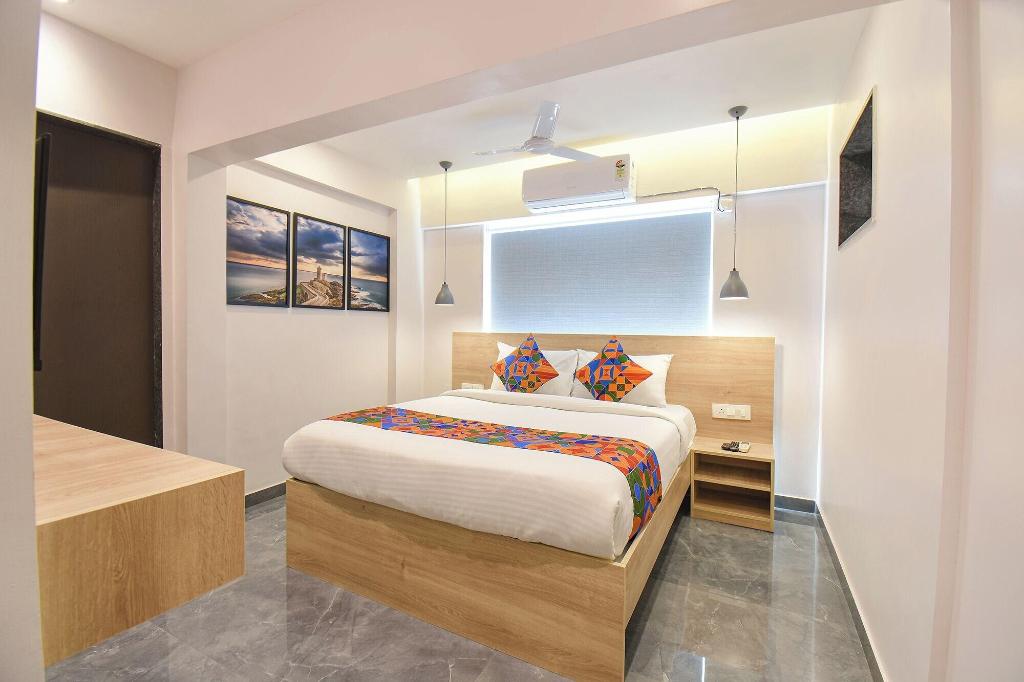 Fabhotel Olive Suite