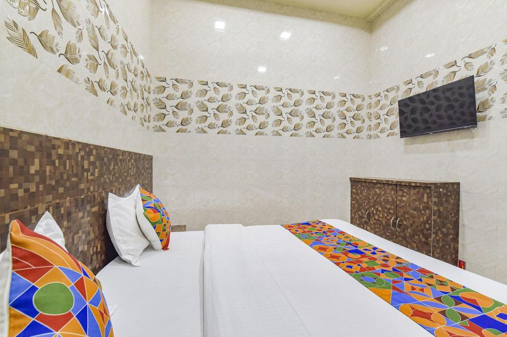 Fabhotel Maa Gayatri Sadan