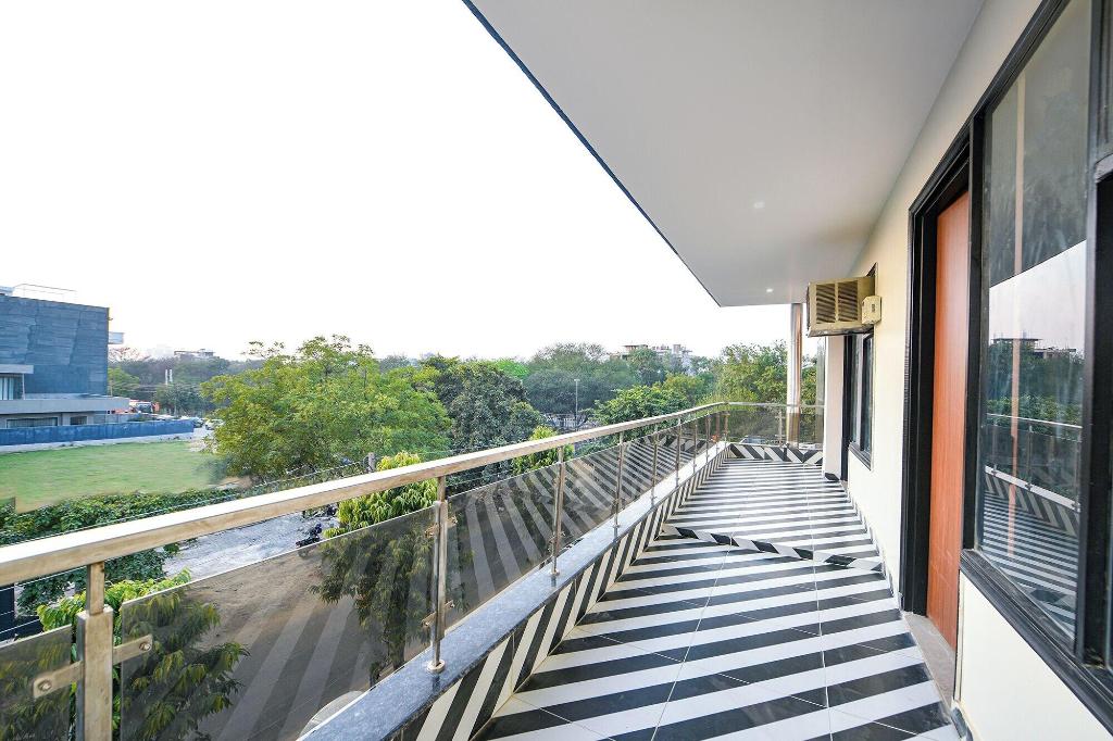 Fabhotel Rr Premium
