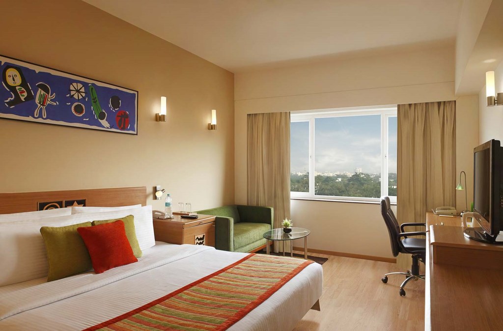 Lemon Tree Premier City Center Gurugram