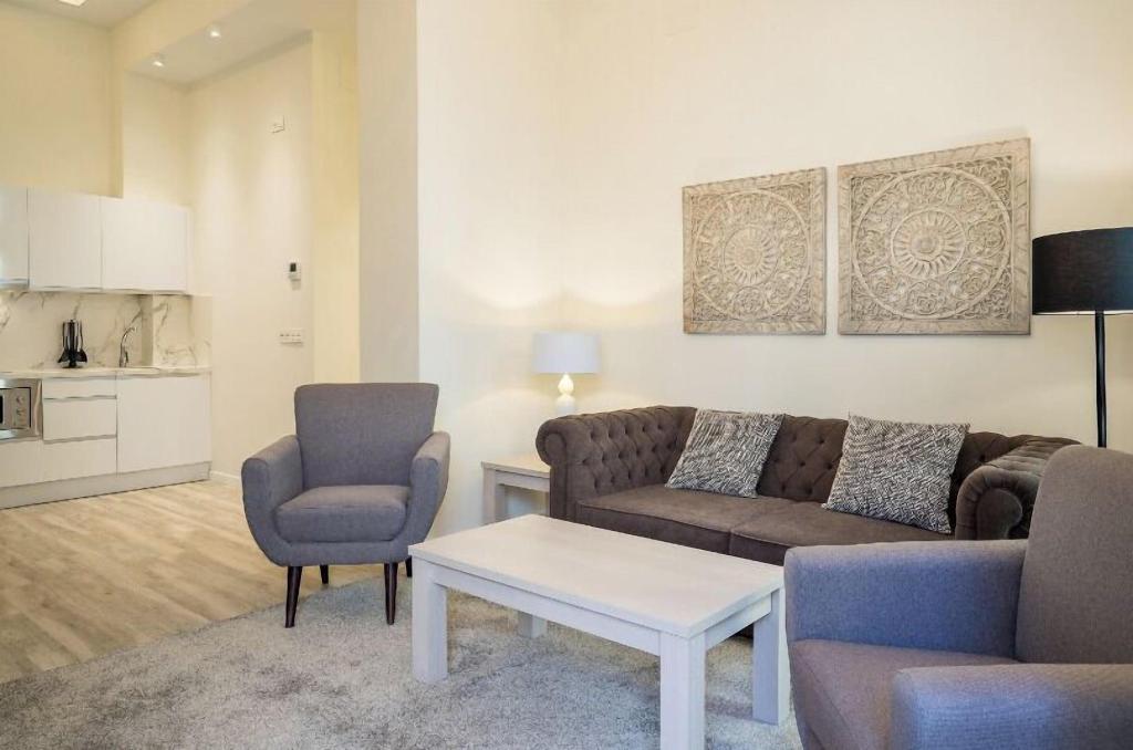 Fresh Velazquez Apartments