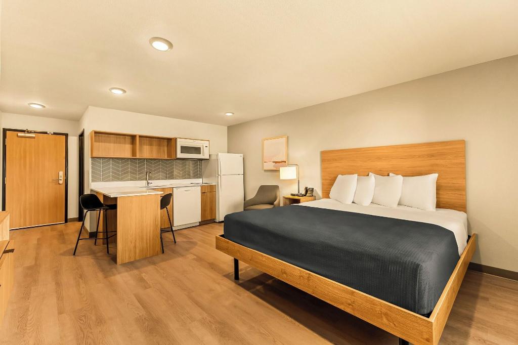 Livaway Suites Seattle-renton