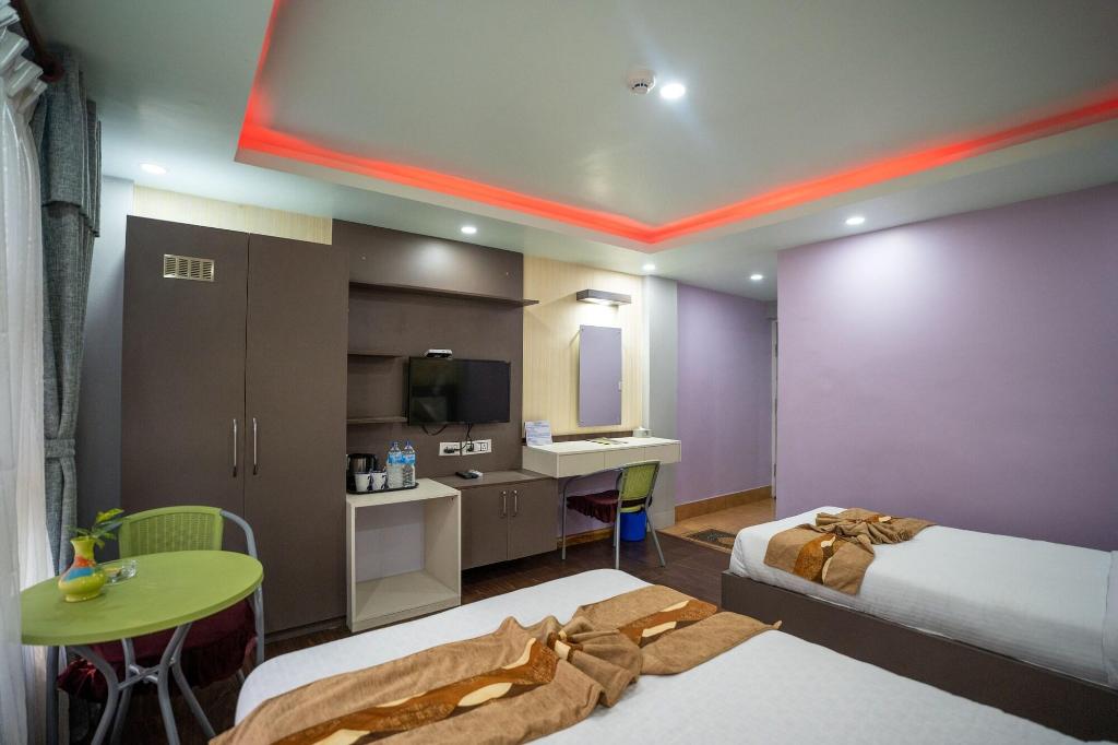 Avocado And Orchid Resort