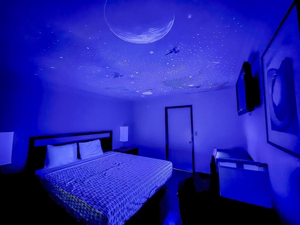 Super 7 Motel