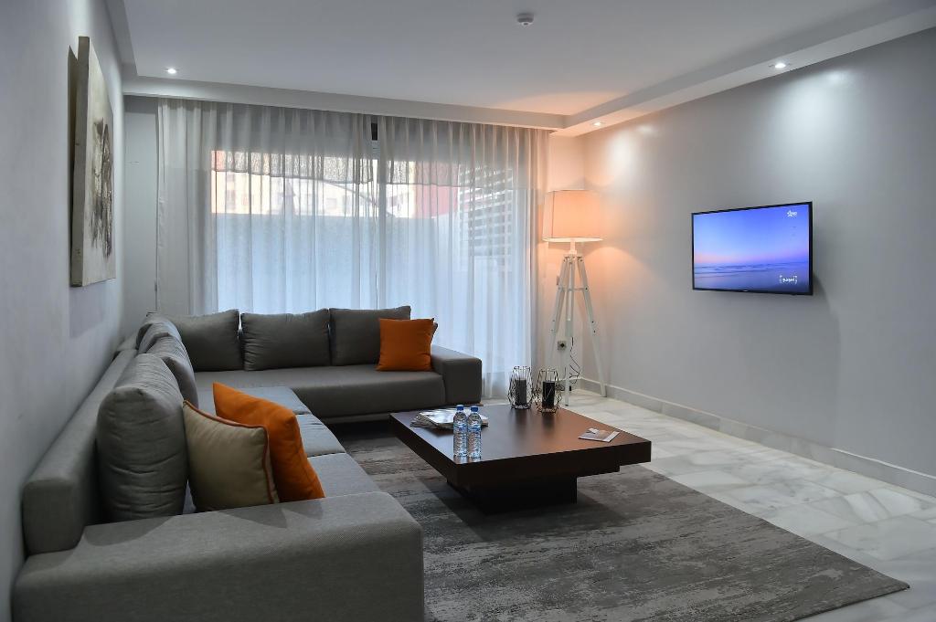 Suites Hotel Le Yacht, Hassan II Mosque & El Hank