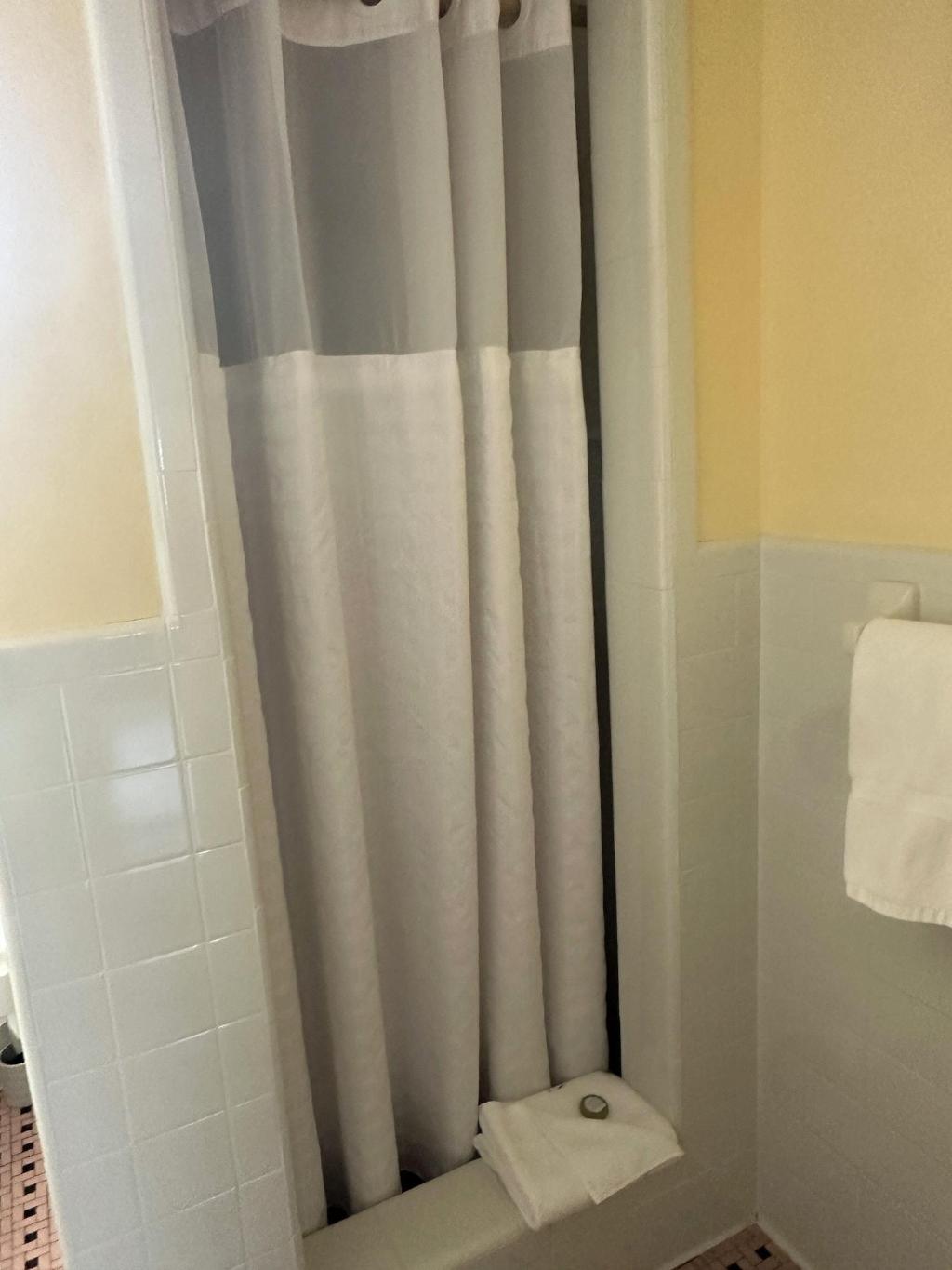 Vineyard Harbor Motel - Private Beach
