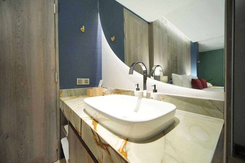 Ten Six Hundred, Chao Phraya, Bangkok By Prefere