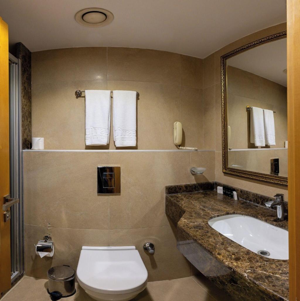Aven Hotel