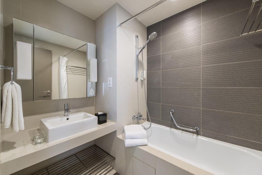 Weave Suites – Hillside