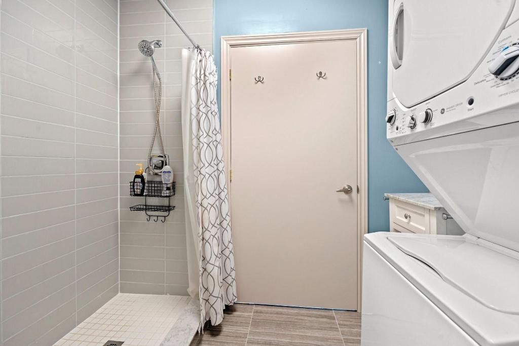 Bright Suites Finch West