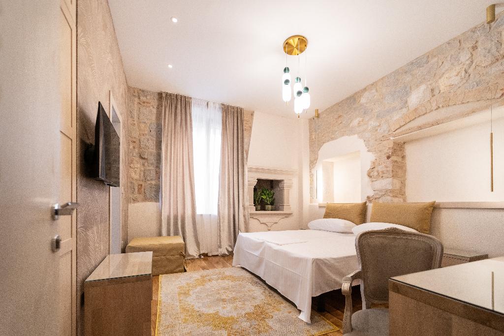 Tifani Luxury Rooms 3