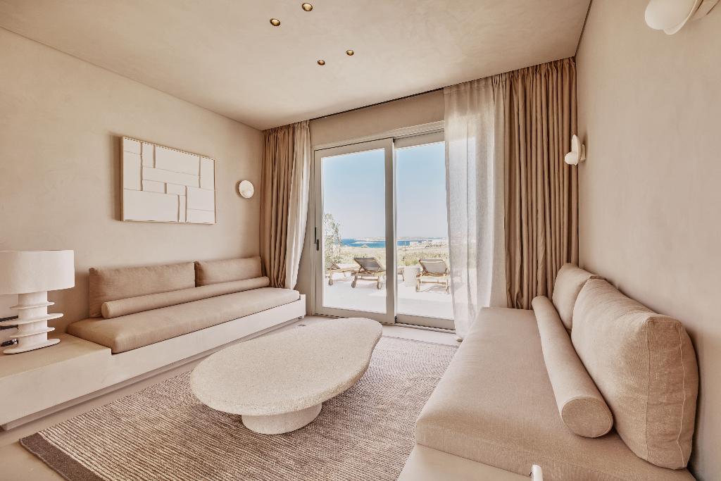 Ovea Paros