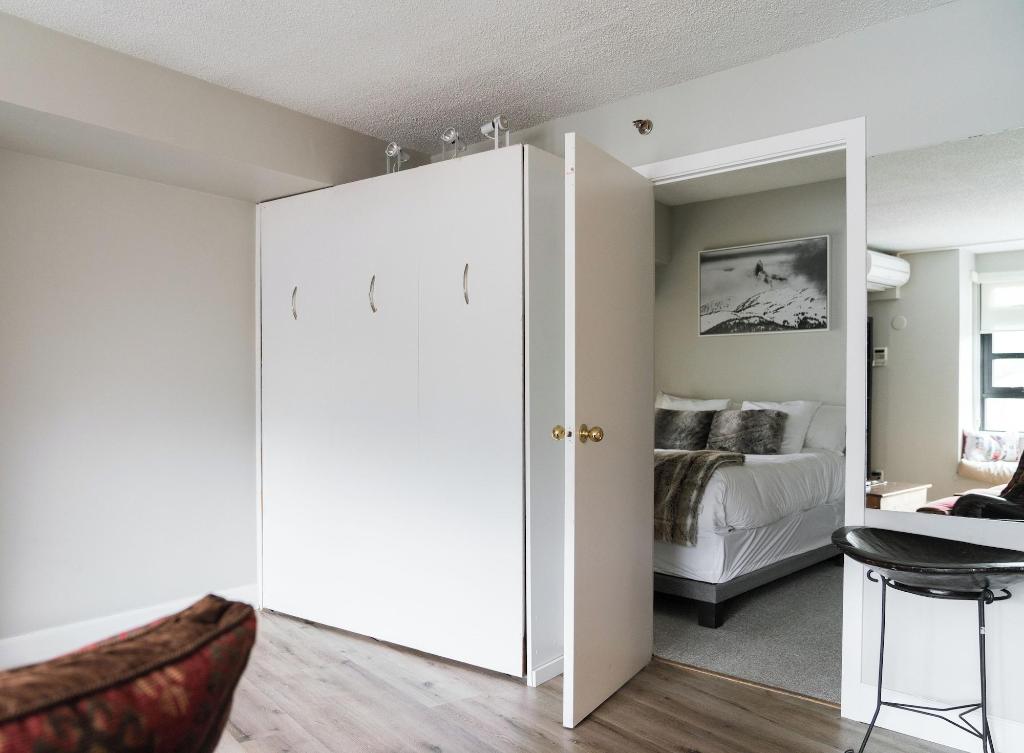 Gibbons Life Accommodations