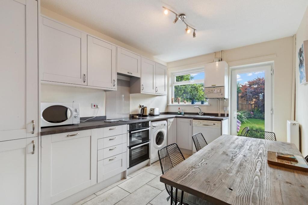 Ballyroan Peaceful Dog Friendly Cottage