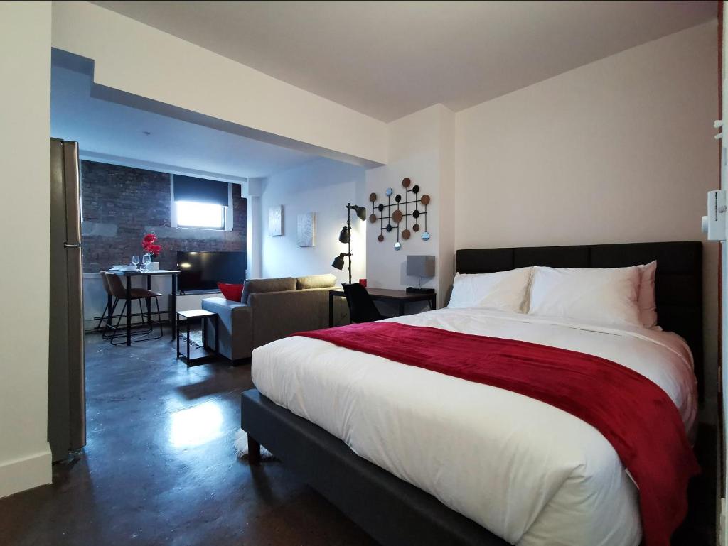 Cameo Hotel And Suites