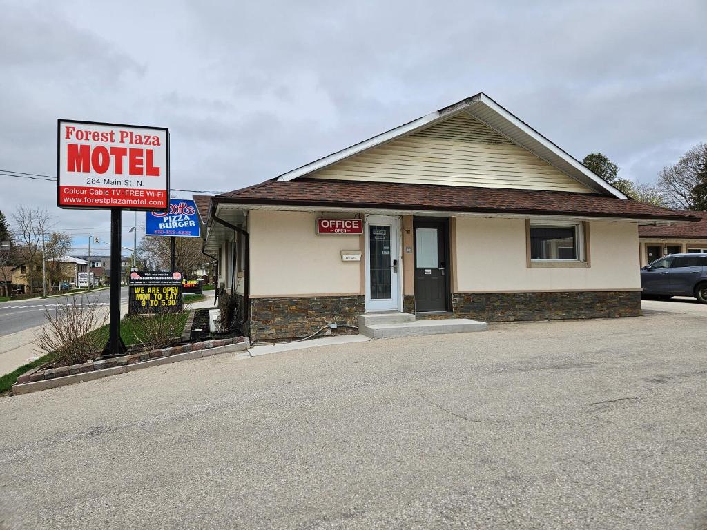 Forest Plaza Motel