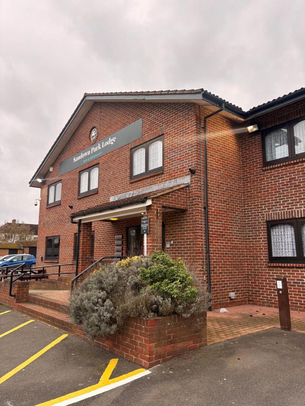 Sandown Park Lodge
