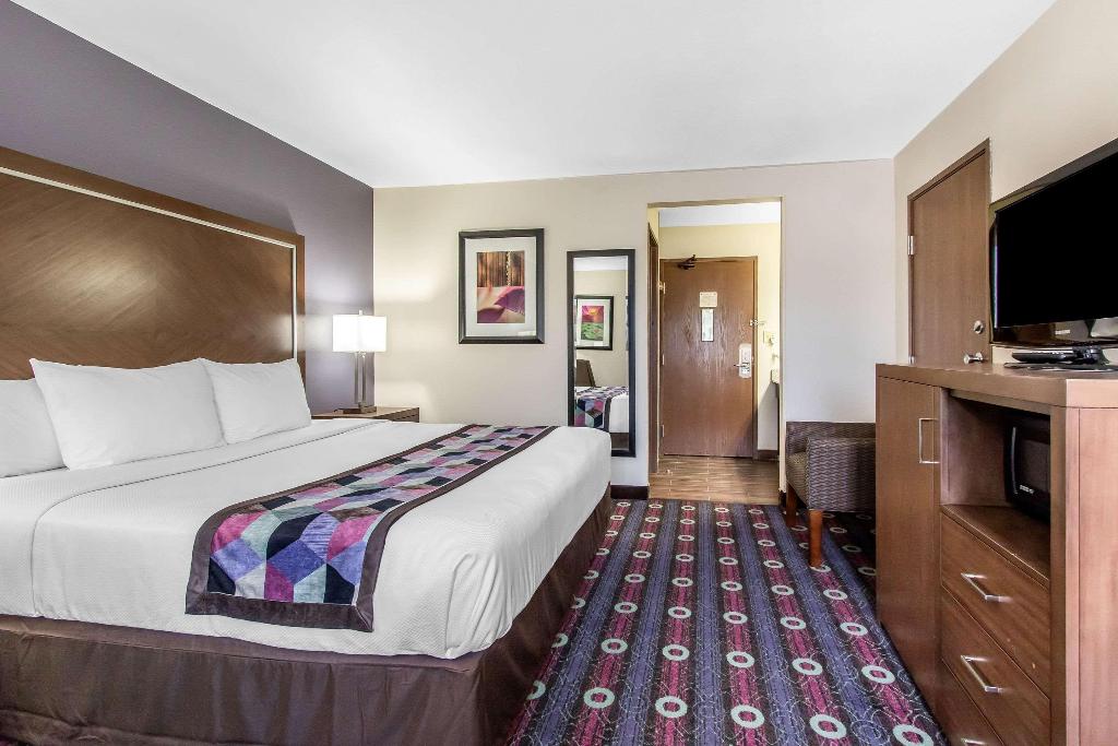 Comfort Inn & Suites Tulsa