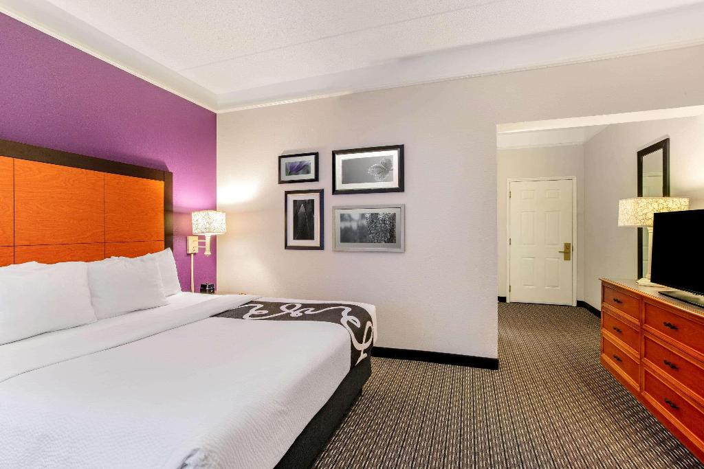 La Quinta Inn & Suites Raleigh - Durham Airport