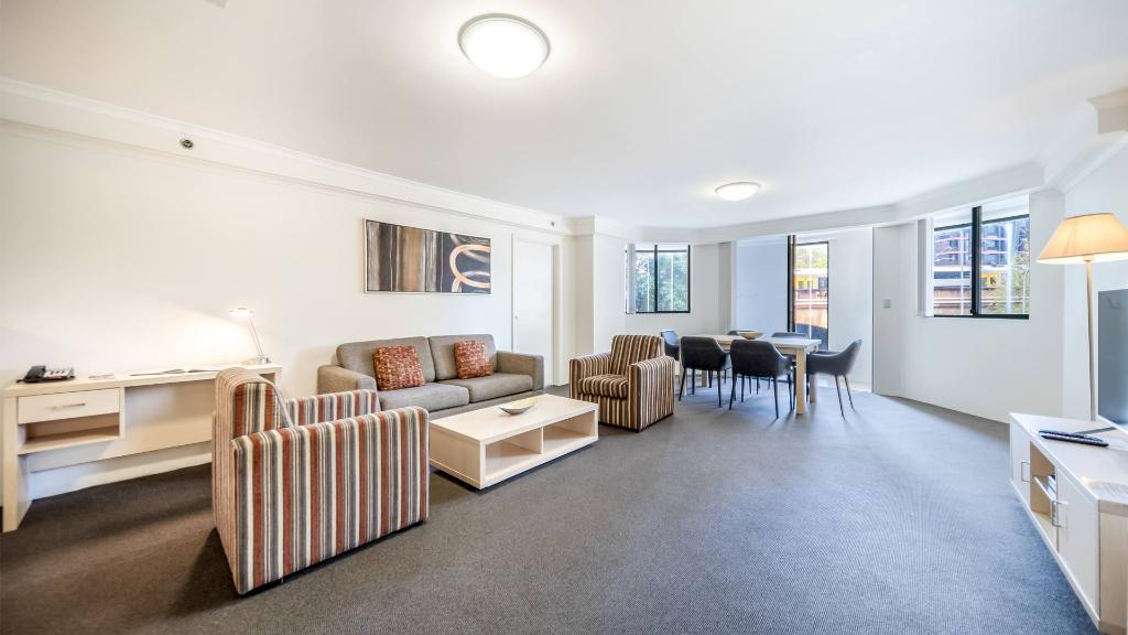 Oaks Sydney Castlereagh Suites photo 48