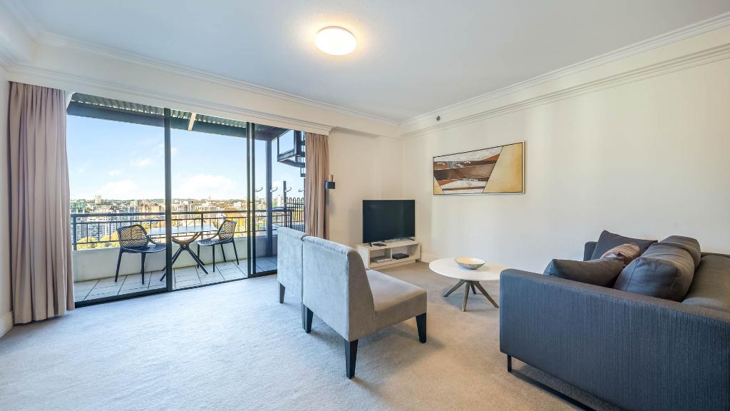 Oaks Sydney Castlereagh Suites photo 49