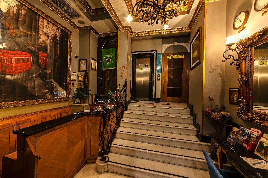 Santa Ottoman Hotel