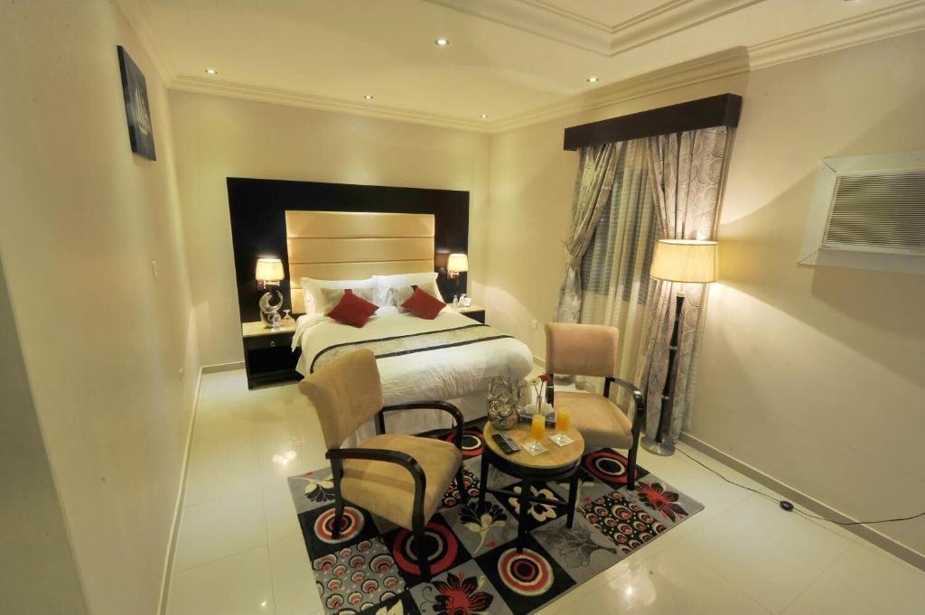 Al Janadriyah Suites 7