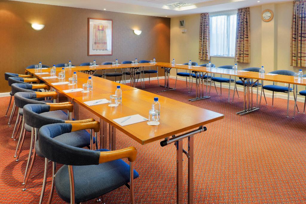 Holiday Inn Express LiverpoolKnowsley M57, Jct.4 Hotel Gift