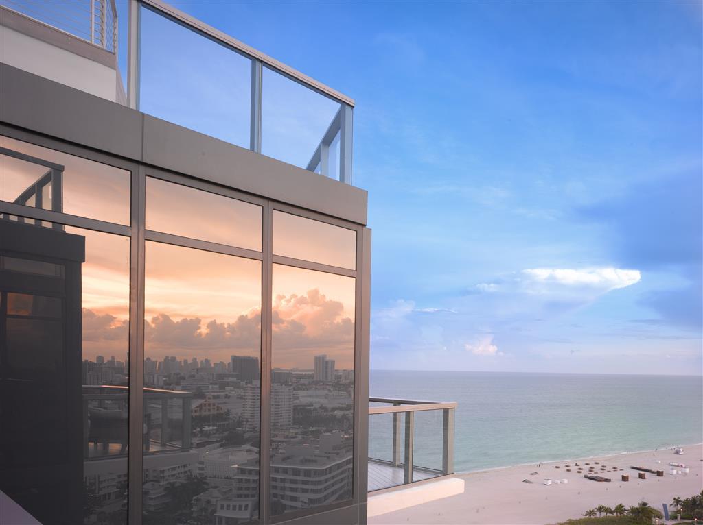 W South Beach photo 637