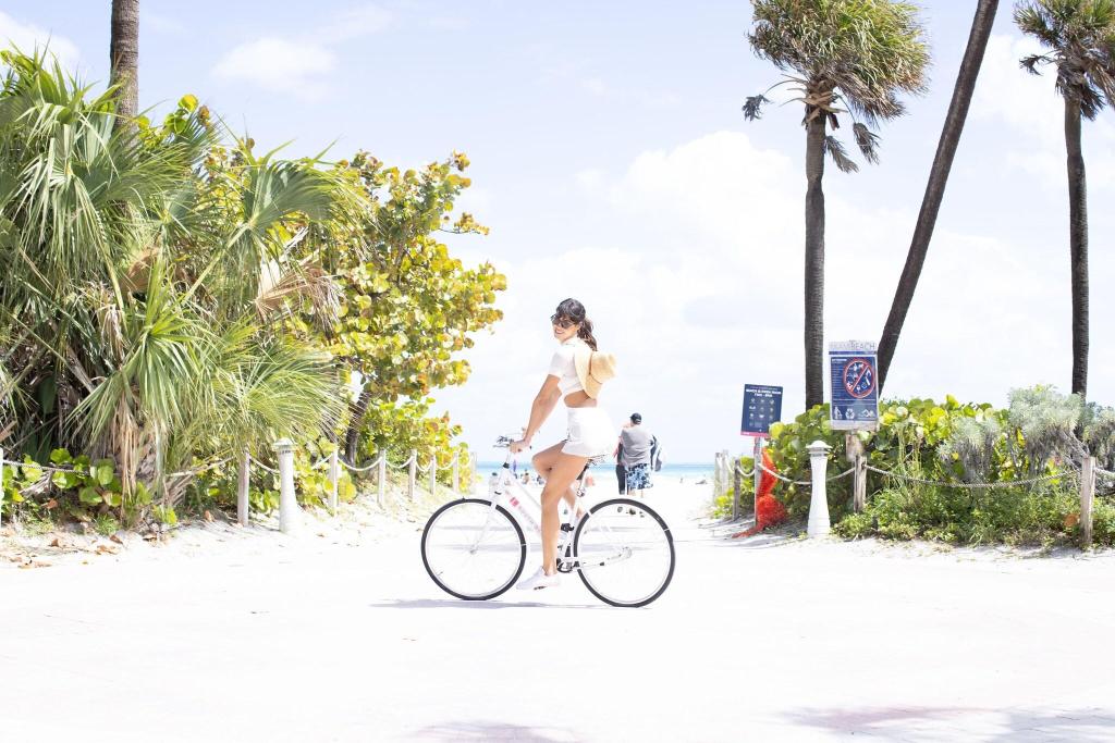 W South Beach photo 441
