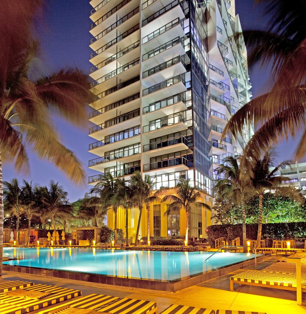 W South Beach photo 661