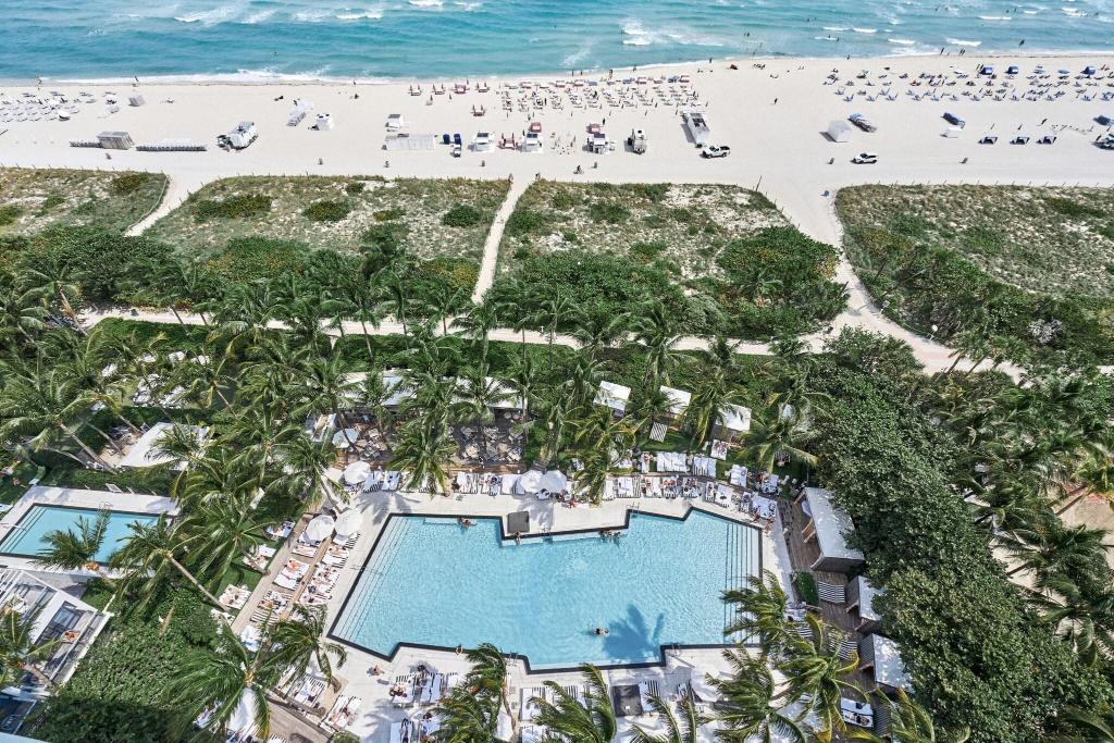 W South Beach photo 429