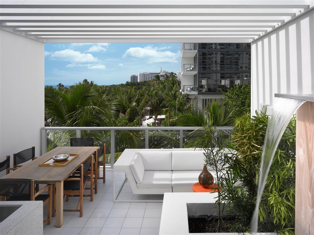 W South Beach photo 174